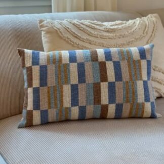 Pomp Stitch Broderi-kit: Pude, Blue Stribes