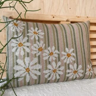 Pomp Stitch Broderi-kit: Pude, Margueritter på stribe
